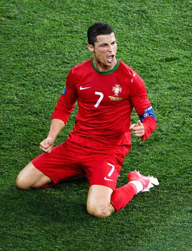 大连球迷给李昂留言寻求“信号”和“定心丸”，李昂点赞了