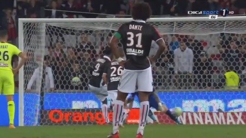 美国演员约翰尼-德普现场观看博卡比赛，并与里克尔梅合影