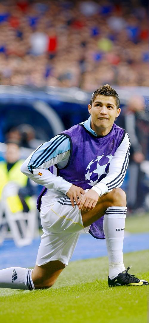 海港vs柔佛半场数据：射门3-12遭碾压，解围数14-5