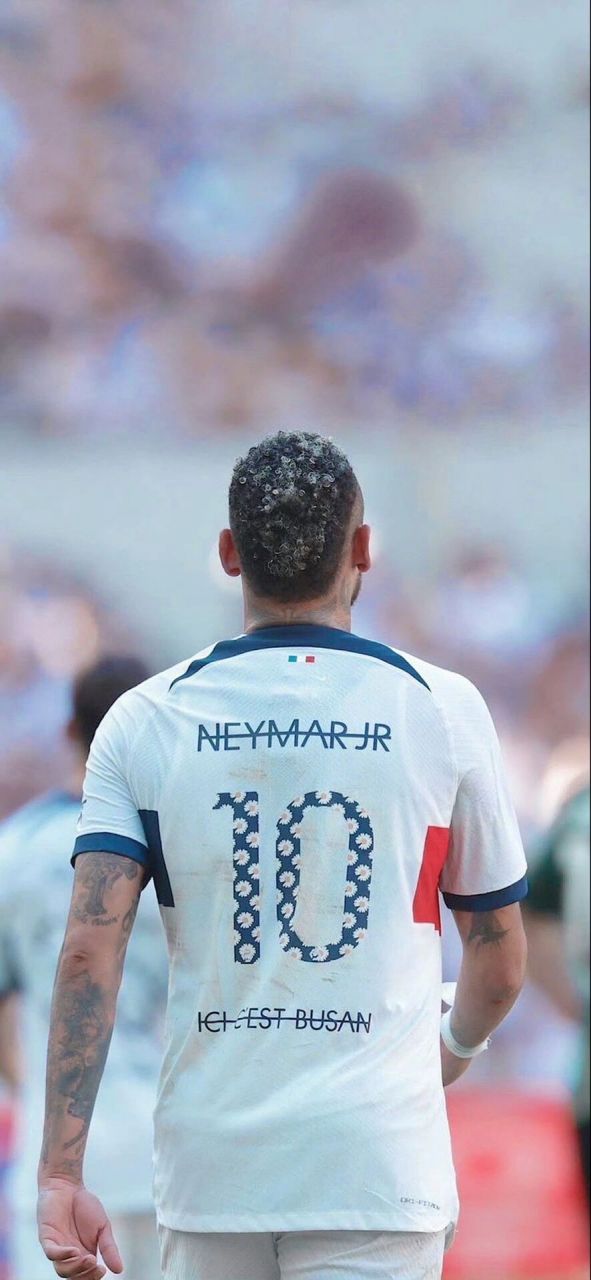 爱尔兰英雄帕罗特含泪接受采访：这就是我们热爱足球的原因